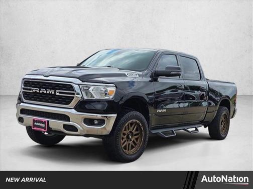Diamond Black Crystal Pearlcoat 2023 RAM 1500 Big Horn/Lone Star