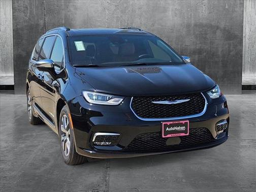 2025 Chrysler Pacifica L