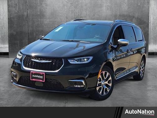 2025 Chrysler Pacifica L