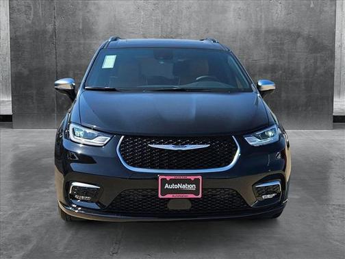 2025 Chrysler Pacifica L