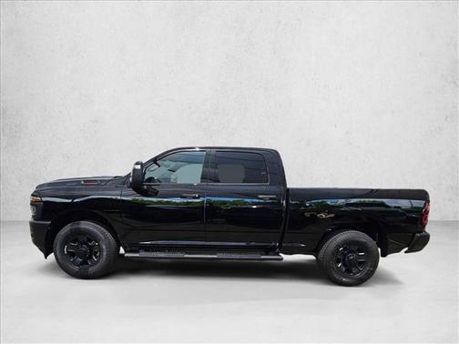 Diamond Black Crystal Pearlcoat 2026 RAM 2500 Tradesman Crew Cab 4x2 6'4' Box