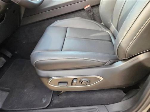 2025 Jeep Wagoneer L Series II Carbide 4x4