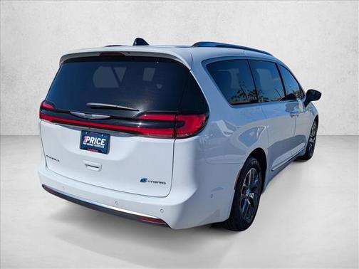 2025 Chrysler Pacifica L