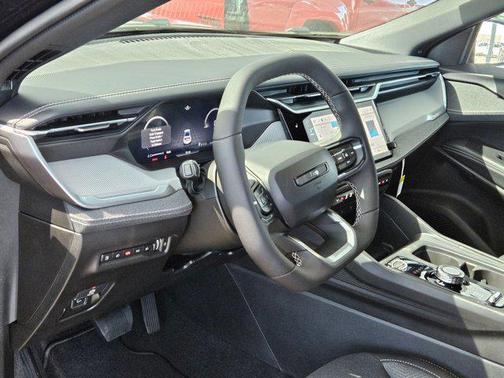 Diamond Black Crystal Pearlcoat 2026 Jeep Cherokee Laredo 4x4