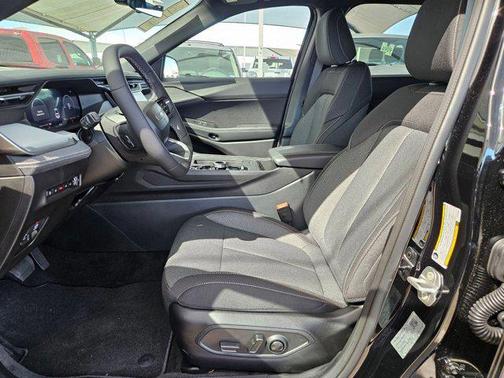 Diamond Black Crystal Pearlcoat 2026 Jeep Cherokee Laredo 4x4