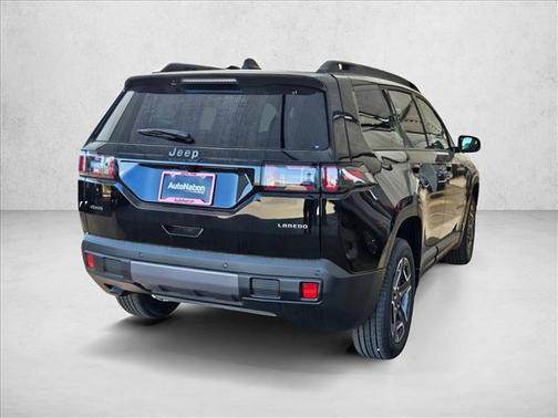 Diamond Black Crystal Pearlcoat 2026 Jeep Cherokee Laredo 4x4