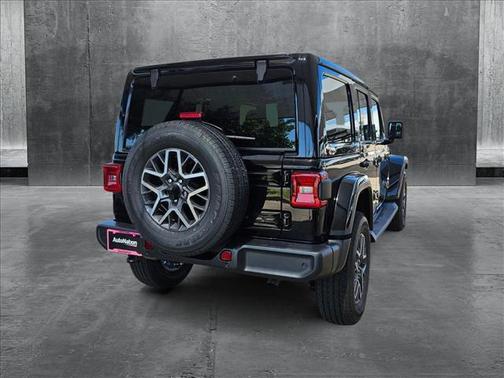 2025 Jeep Wrangler 4-Door Sahara 4x4