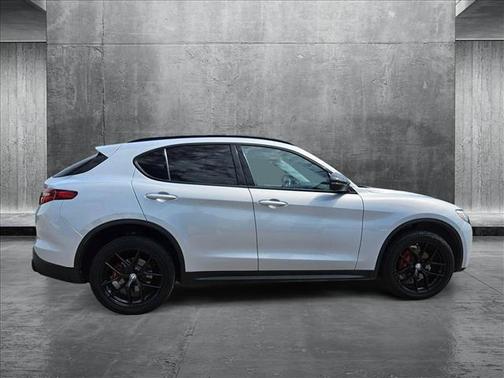 2020 Alfa Romeo Stelvio Base