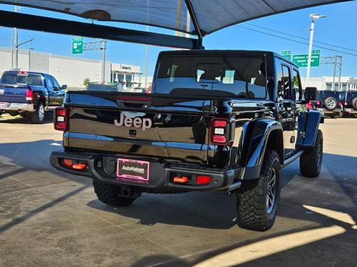 Black Clearcoat 2026 Jeep Gladiator Mojave X 4x4