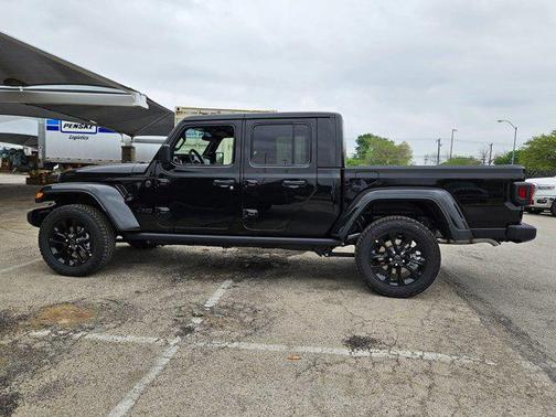 2025 Jeep Gladiator Nighthawk