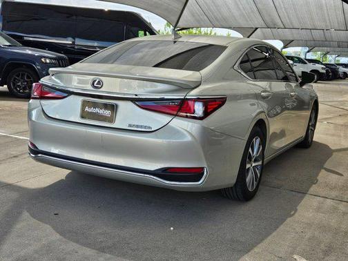 2021 Lexus ES 300h Base