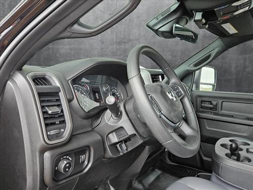 2025 RAM 2500 Tradesman Crew Cab 4x4 6'4' Box
