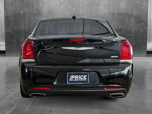 2018 Chrysler 300 Touring