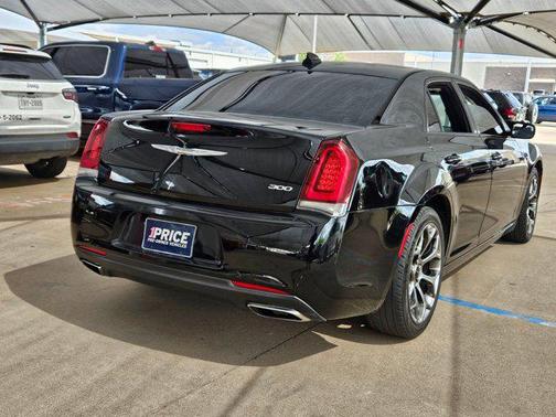 2018 Chrysler 300 Touring