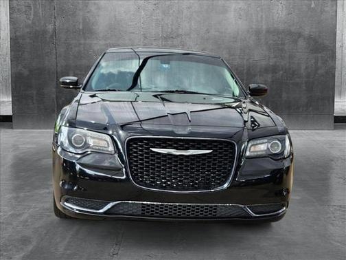 2018 Chrysler 300 Touring