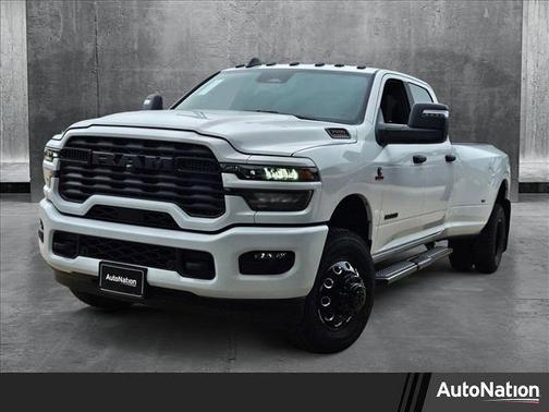 2025 RAM 3500 Lone Star Crew Cab 4x4 8' Box