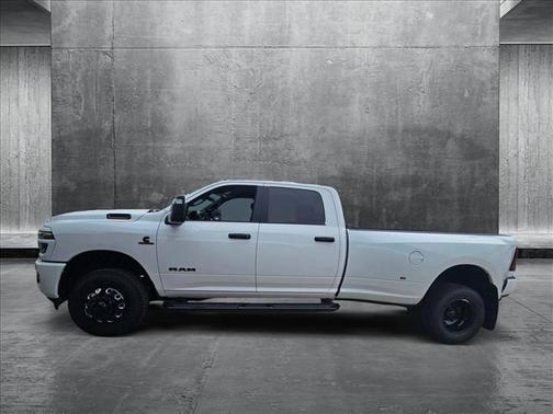 2025 RAM 3500 Lone Star Crew Cab 4x4 8' Box