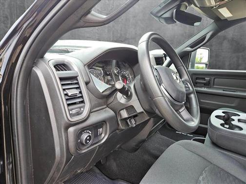 2025 RAM 2500 Tradesman Crew Cab 4x4 6'4' Box