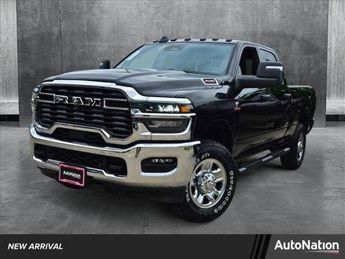 2025 RAM 2500 Tradesman Crew Cab 4x4 6'4' Box