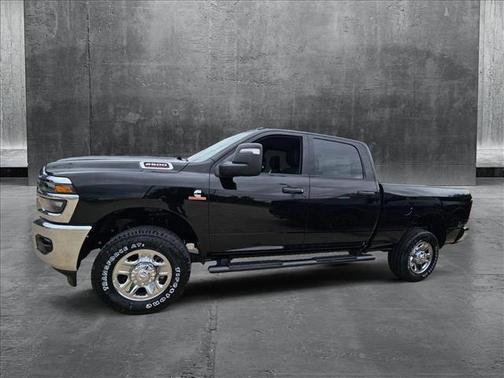 2025 RAM 2500 Tradesman Crew Cab 4x4 6'4' Box