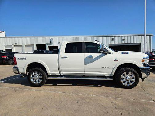 2022 RAM 2500 Laramie Crew Cab 4x4 6'4' Box