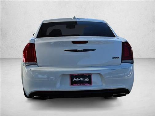 2020 Chrysler 300 Touring