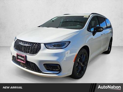 2026 Chrysler Pacifica L