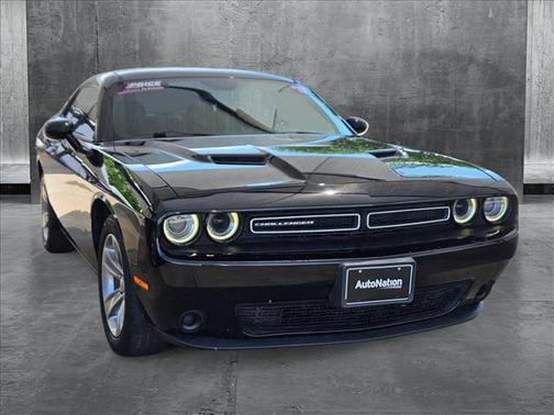 2017 Dodge Challenger SXT