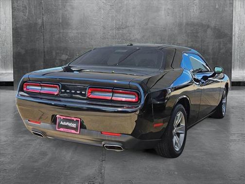 2017 Dodge Challenger SXT
