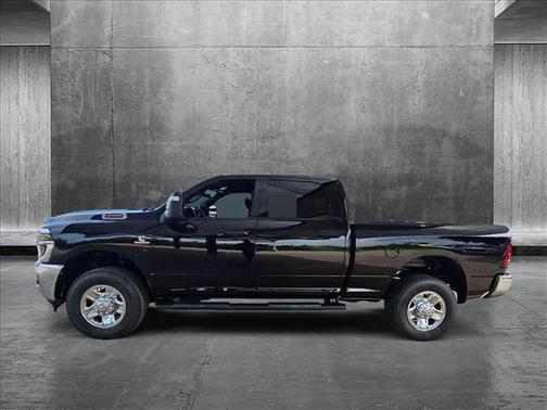 2025 RAM 2500 Tradesman Crew Cab 4x4 6'4' Box