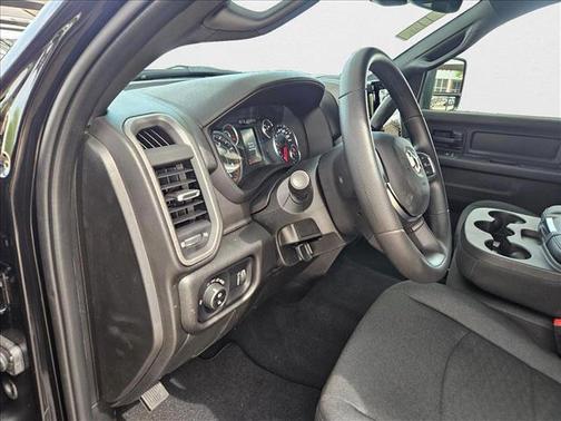 2025 RAM 2500 Tradesman Crew Cab 4x4 6'4' Box