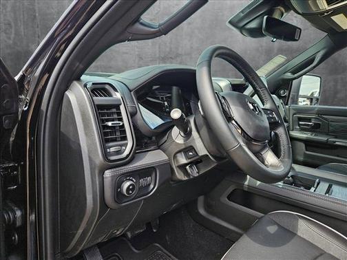 2025 RAM 2500 Limited Crew Cab 4x4 6'4' Box