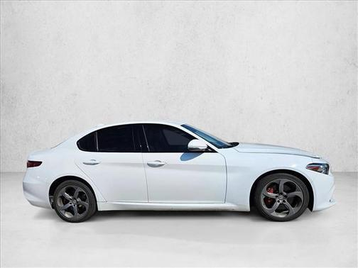 2018 Alfa Romeo Giulia Base