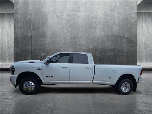 2025 RAM 3500 Laramie Crew Cab 4x4 8' Box