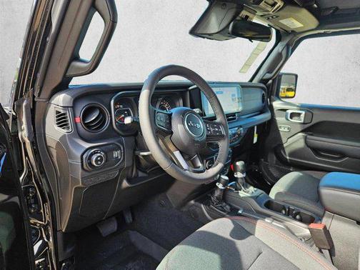 Black Clearcoat 2026 Jeep Gladiator Rubicon