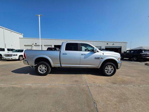 2017 RAM 2500 Laramie Crew Cab 4x4 6'4' Box