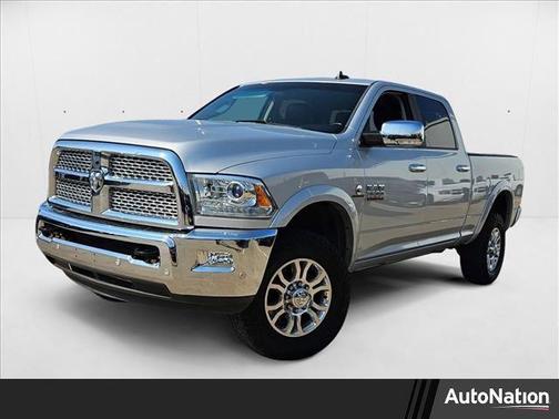 2017 RAM 2500 Laramie Crew Cab 4x4 6'4' Box