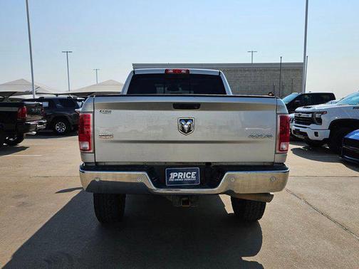 2017 RAM 2500 Laramie Crew Cab 4x4 6'4' Box