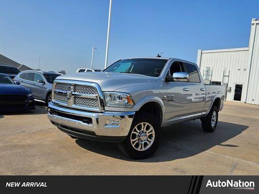 2017 RAM 2500 Laramie Crew Cab 4x4 6'4' Box