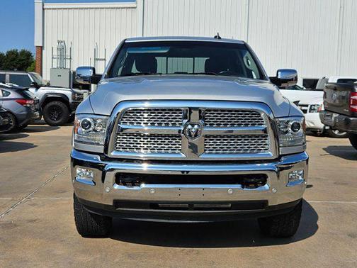 2017 RAM 2500 Laramie Crew Cab 4x4 6'4' Box