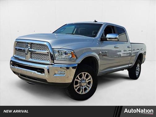 2017 RAM 2500 Laramie Crew Cab 4x4 6'4' Box