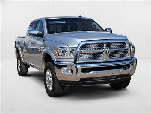 2017 RAM 2500 Laramie Crew Cab 4x4 6'4' Box