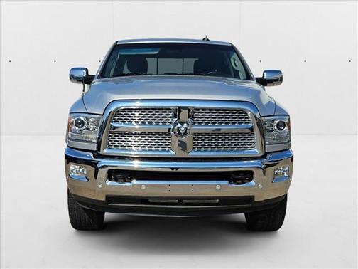 2017 RAM 2500 Laramie Crew Cab 4x4 6'4' Box