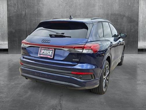 2022 Audi e-tron Premium Plus