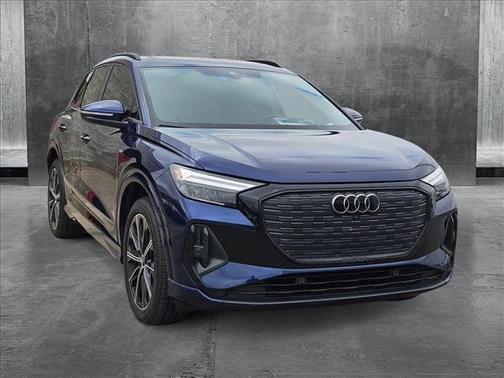 2022 Audi e-tron Premium Plus