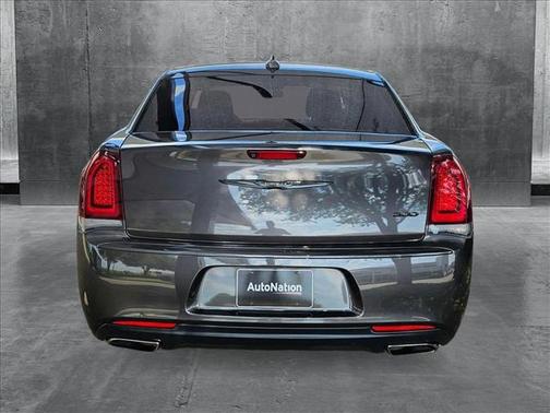 2021 Chrysler 300 Touring