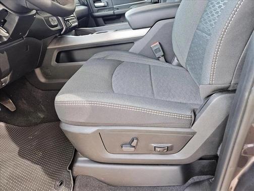 2025 RAM 2500 Lone Star Crew Cab 4x4 6'4' Box