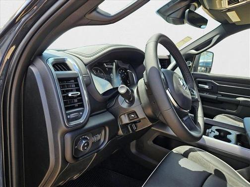 2025 RAM 2500 Laramie Crew Cab 4x4 6'4' Box
