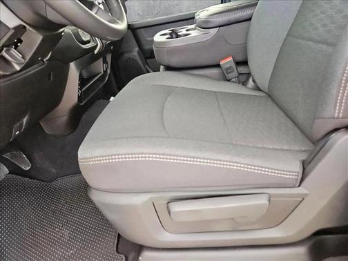 2025 RAM 2500 Tradesman Crew Cab 4x4 6'4' Box