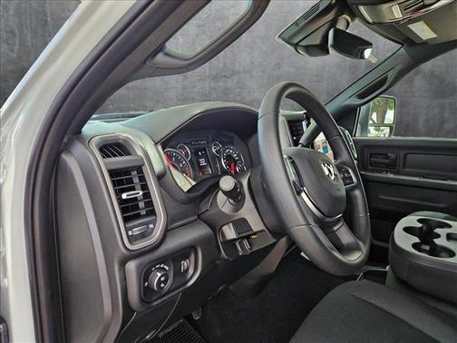 2025 RAM 2500 Tradesman Crew Cab 4x4 6'4' Box